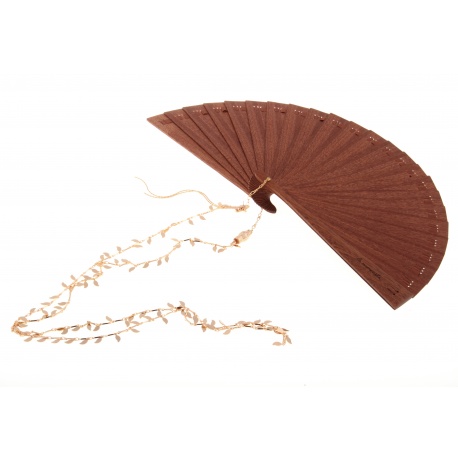 <p>Wooden fan (15cm). 18K gold plated snake head charm and leaves chain.</p>
<p>Aprox. length: 70cm</p>
<p><span>You can make your own design!. Make the combinations to your taste, choose fan color, chain, adornment ... Or personalized with an initial, a name, a date ... contact us!</span></p>