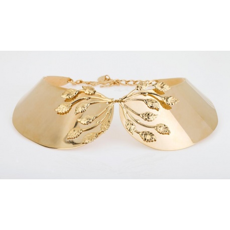<p>Choker necklace in the shape of a "neck", adorned with branches and leaves. 18k gold plated brass.</p>